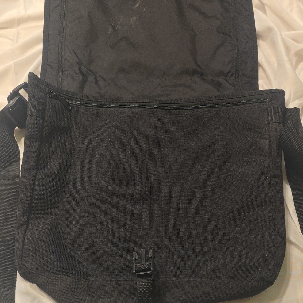 Bullet For My Valentine Black Messenger Bag - Picture 2 of 3